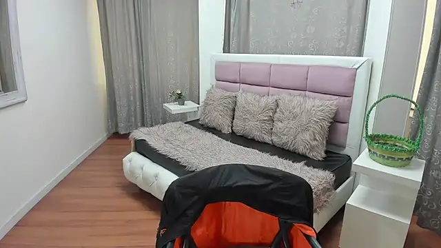 gaby_trent Adlı Modelin Canlı XXX Sohbeti