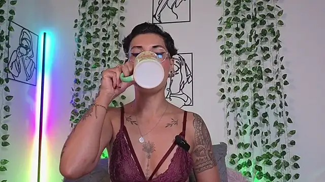 MiaMorgan_ Chat XXX in diretta