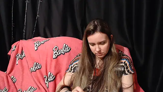 Chat +18 de Milana69 ao vivo