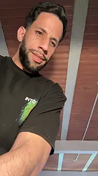 Chat +18 de Karim_mansur ao vivo