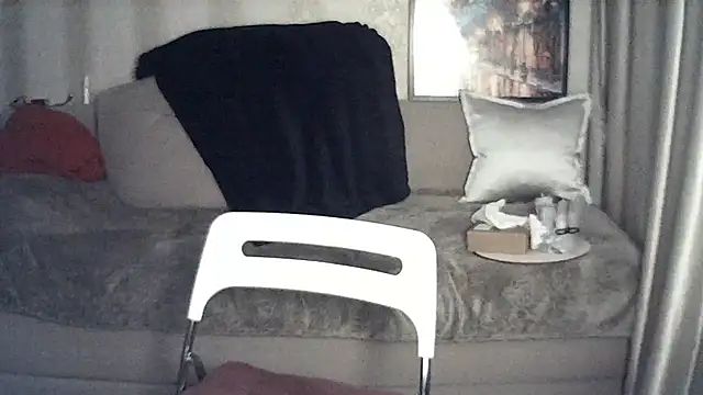 MoodieMira – Naživo XXX chat