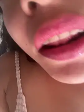 Chat +18 de EmilyNoir1 ao vivo