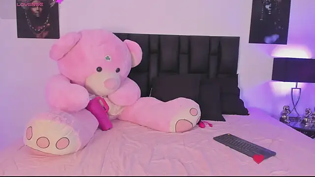 Chatroom XXX en direct de SaradaParker