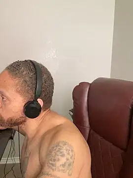 Fathero1time XXX чат на живо