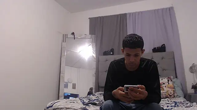 PhillipCox's Live XXX Chat