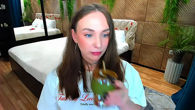 TrueReincarnation Live XXX-chat