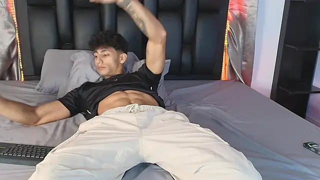 Онлайн чат XXX MaxiimoRomano_