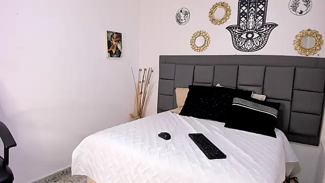 Chat +18 de silvanadelatorre ao vivo