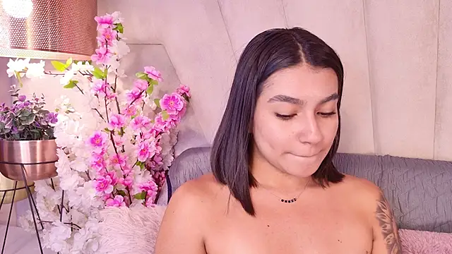 AlyssaRay live XXX chat