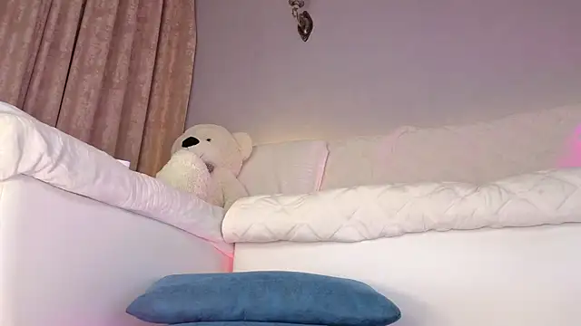 Ellijoys Adlı Modelin Canlı XXX Sohbeti