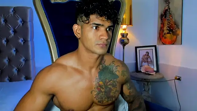 XXX chat uživo modela antonio__444