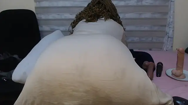 Foxybrownxx1 XXX чат на живо
