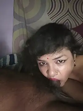 Deborbhavi222 Adlı Modelin Canlı XXX Sohbeti