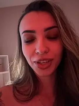 XXX chat uživo modela Tiny-Mimi