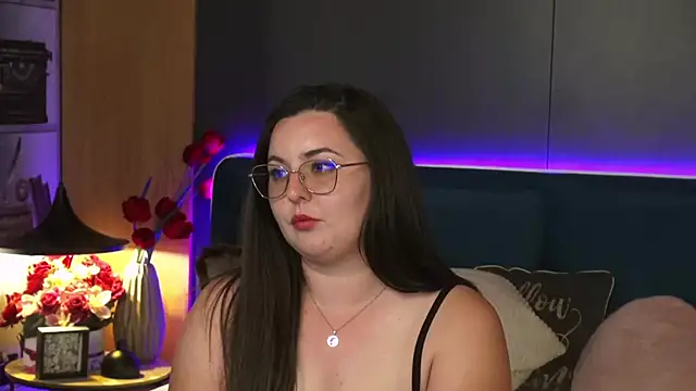 Chatroom XXX en direct de Mia_Swano