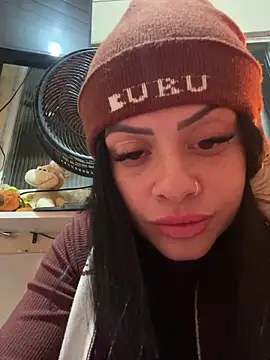 Chat +18 de belababyy ao vivo