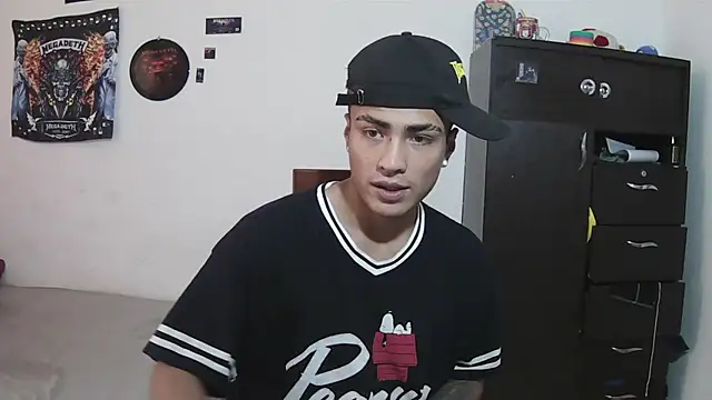 Fenix_hardcock live XXX chat