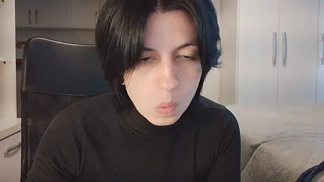 kyslrana Adlı Modelin Canlı XXX Sohbeti