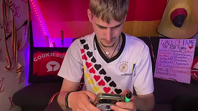 Cookieboy88 Live XXX-Chat