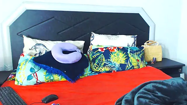 Bulkyyass Chat XXX live