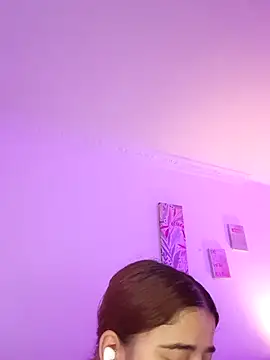 martina_connor1 Adlı Modelin Canlı XXX Sohbeti