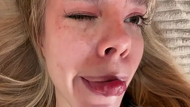 Catrinee's Live XXX Chat