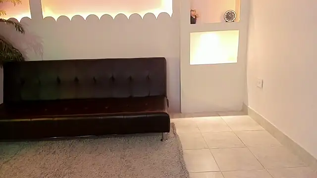 Holy_Lux Adlı Modelin Canlı XXX Sohbeti