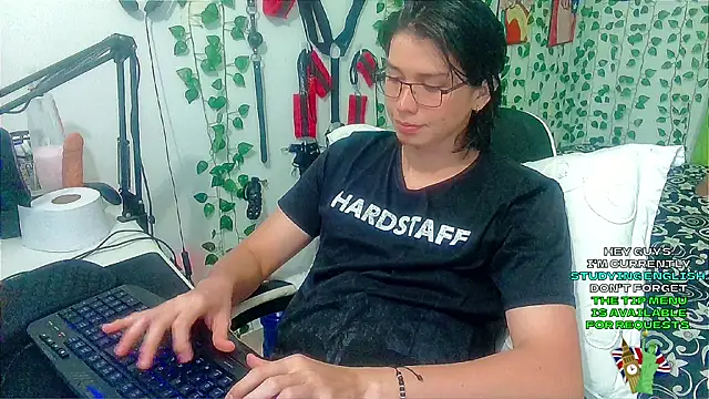 Chatroom XXX en direct de Andy_gray