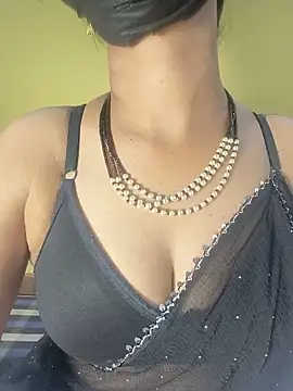 Praveena27teluguのライブXXXチャット