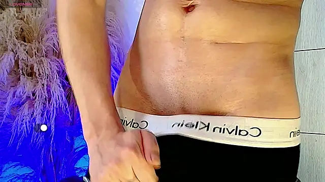 honey_skin: διαδικτυακό σόου στην κάμερα