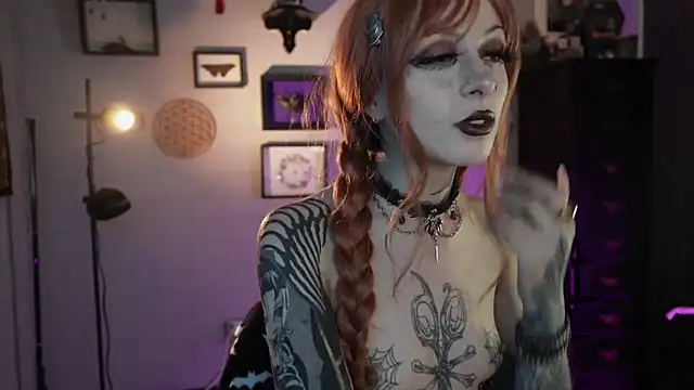 insania_9999_'s Live XXX Chat