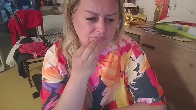 دردشة Meliss_Official9 الجنسية المباشرة