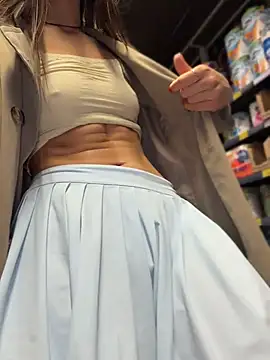 XXX chat uživo modela ICrazyOneIRL