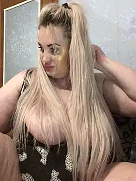 VikiiStoun Adlı Modelin Canlı XXX Sohbeti