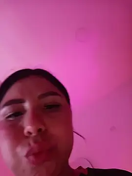 SalomeFire Adlı Modelin Canlı XXX Sohbeti