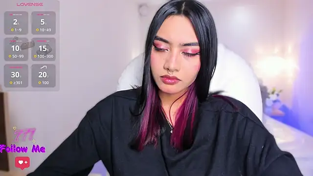 AzuraKindong's Live XXX Chat