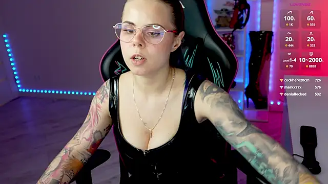 QueenAliceX XXX чат на живо