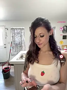 AshenRoe's Live XXX Chat