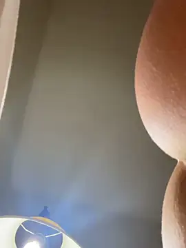 Bellaa25 élő XXX-chatje
