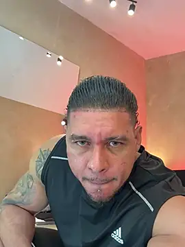 Czat XXX na żywo – MassimoWalton2