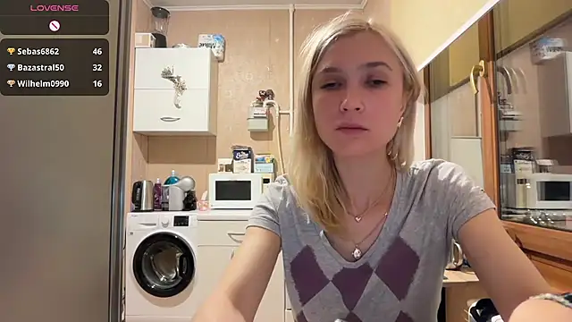 AngelJeni élő XXX-chatje