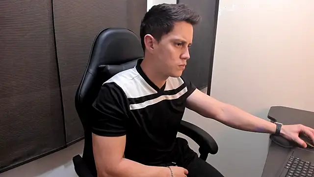 XXX chat uživo modela KendricTorres