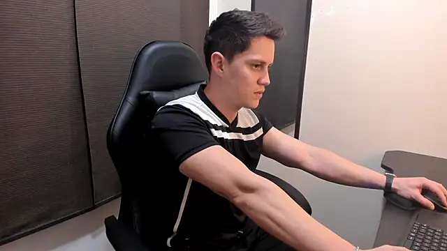 Chat +18 de KendricTorres ao vivo