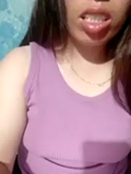 Gummiesu's Live XXX Chat