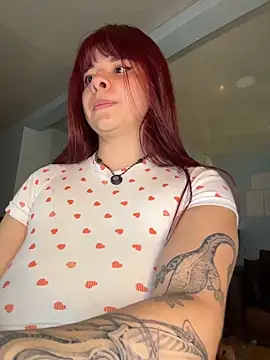 Canneela élő XXX-chatje