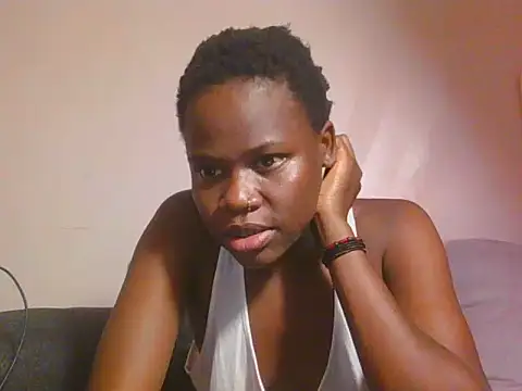 Sweet_ebony09 Adlı Modelin Canlı XXX Sohbeti