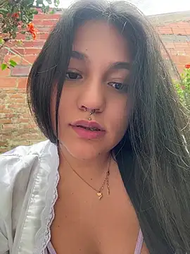 Emily_Gomezz 现场XXX聊天