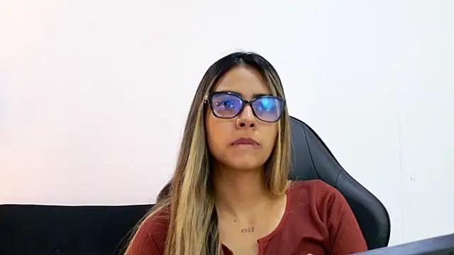 SarahOrtiz_'s Live XXX Chat