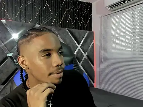 XXX chat uživo modela axel_silva4