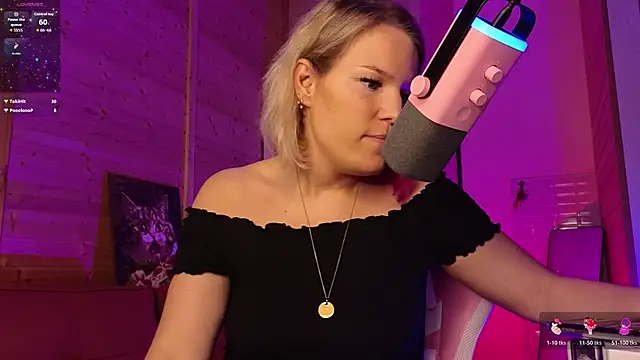 Lady_Shine élő XXX-chatje